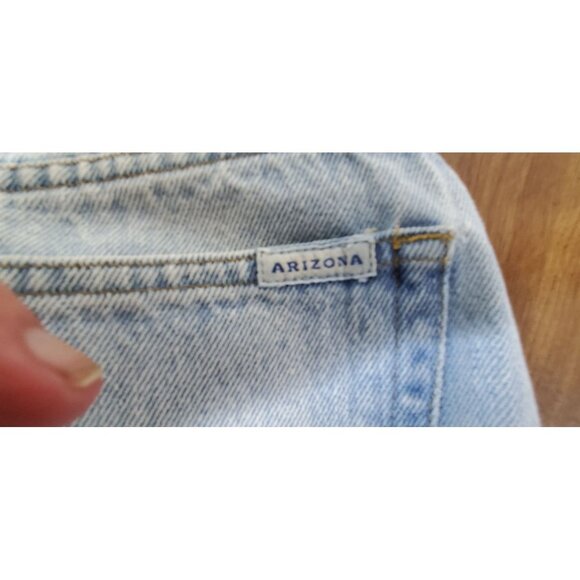 Vintage Arizona Light Wash High-Waisted Mom Jeans Size 9 Average - Picture 3 of 9